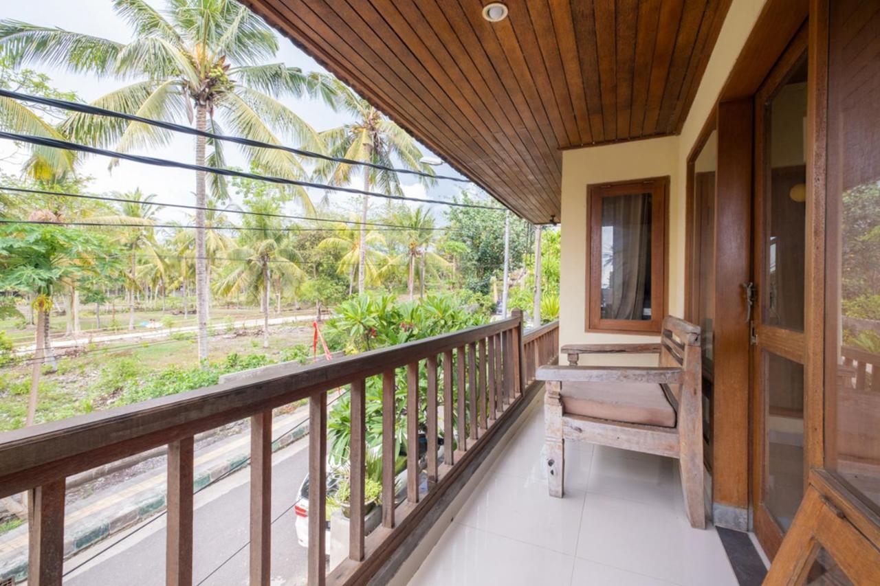 The Point Surfcamp Bali Hotell Pulukan Exteriör bild