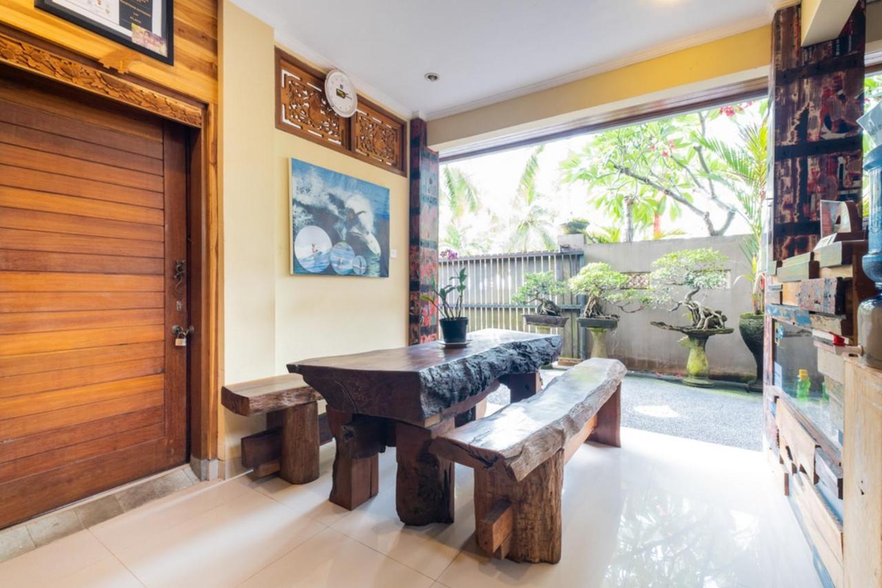 The Point Surfcamp Bali Hotell Pulukan Exteriör bild