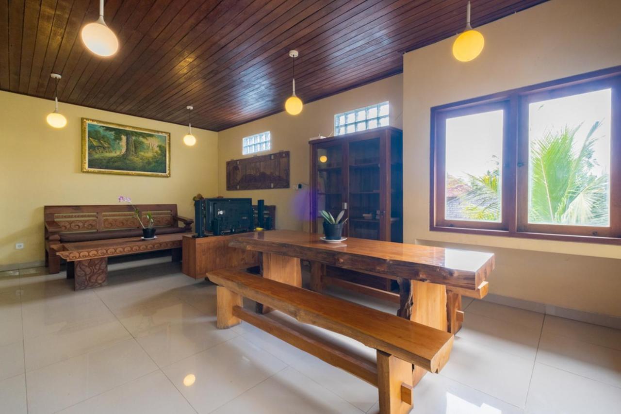 The Point Surfcamp Bali Hotell Pulukan Exteriör bild