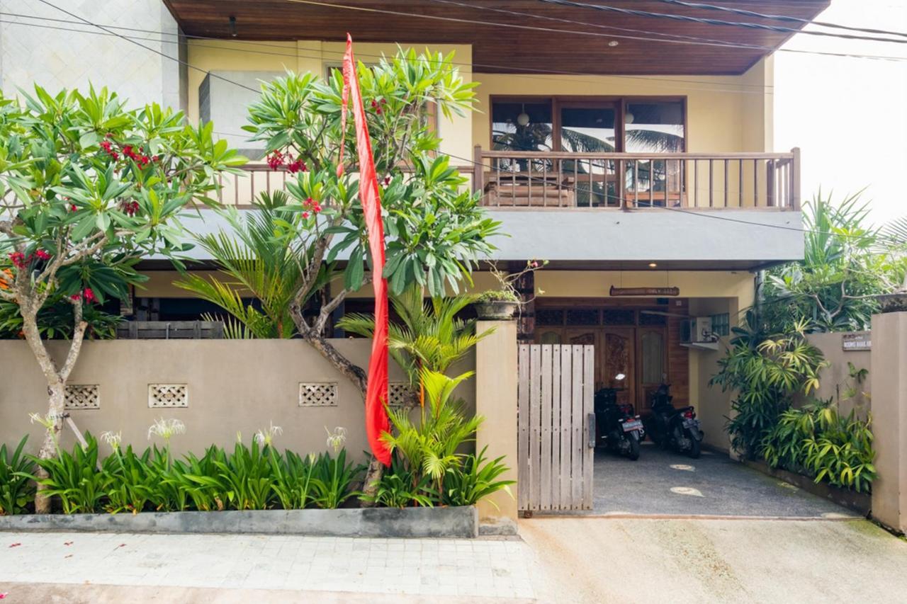 The Point Surfcamp Bali Hotell Pulukan Exteriör bild