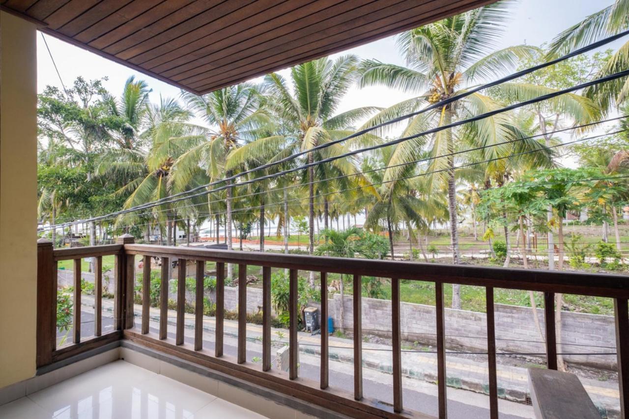 The Point Surfcamp Bali Hotell Pulukan Exteriör bild