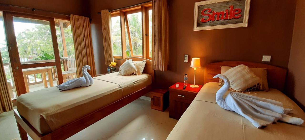 The Point Surfcamp Bali Hotell Pulukan Exteriör bild